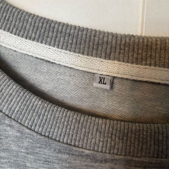 Etsy Unisex XL Gray "Feeling Lucky" Embroidered Sweatshirt St. Patrick's Day - Picture 4 of 7